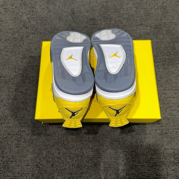 Air Jordan 4 Retro (Lightning) - Picture 6 of 12